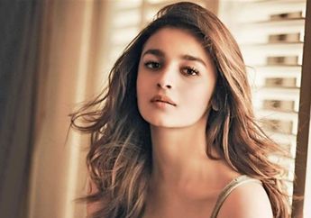 Aktris Bollywood Muda Alia Bhatt Punya 5 Model Dress yang Manis Dipakai Ngedate!