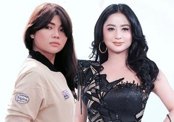 Pamer Makan Malam Mewah Di London, Warganet Bandingkan Dewi Perssik Dengan Meldi , 'Beda Jauh Levelnya'