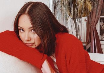 4 Gaya Kece Pacar Al Ghazali, Alyssa Daguise dengan 1 Model Slip On!