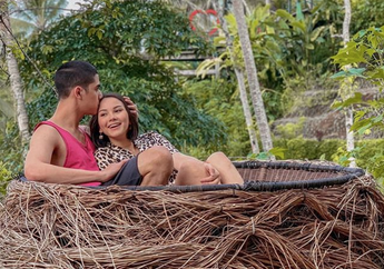 Dikabarkan Main Tangan Saat Bertengkar, Ini 10 Momen Al Ghazali dan Alyssa Daguise yang Selalu Terlihat Manis di Instagram!