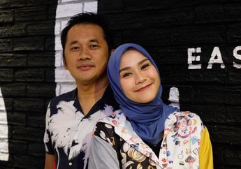 Zaskia Adya Mecca Getol Protes Soal Toa Masjid, Hanung Bramantyo Mendadak Larang Istrinya Buka Twitter dan Kirim Tautan Ini: Dibaca, Supaya Kamu Punya Dasar...