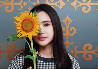 Kepoin 5 Gaya Manis Michelle Ziudith Padu Padan Outfit Hitam. Kece!