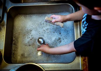 Cukup #5MenitAja Dapur Langsung Bersih Mengkilat dengan Cara Mudah Ini