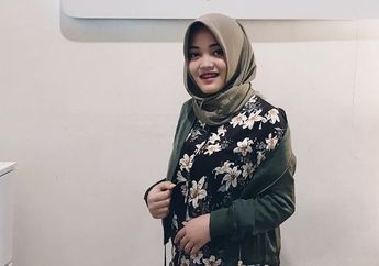 Anak Sule, Putri Delina Bergaya Manis & Feminin dengan 7 Outfit Floral