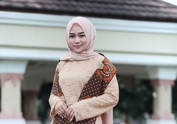 9 Gaya Selebgram Hijab Pakai Batik Buat Kuliah, Magang & Kondangan!