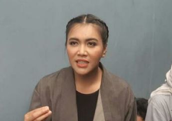 Dulu Dipuja dan Jadi Idola, Begini Kondisi Denada Tinggal di Rumah Samping Gang Sempit Dekat Kuburan, Kamarnya Jadi Sorotan!