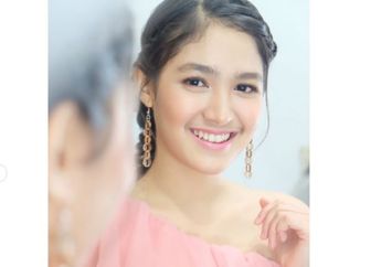 5 Model Dress Pink dan Putih Buat Kondangan Ala Cut Syifa. Manis Abis!