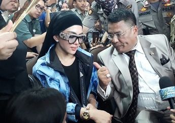 Makin Jadi Sorotan Kamera Usai Nikahi Pengusaha Tajir, Penyanyi Cantik Ini Rupanya Beberapa Kali Nyaris Terkena Jerat Hukum. Mengapa Dia Selalu Bisa Lolos?