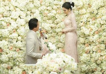 Denny Darko Terawang Pernikahan Syahrini dan Reino Barack Memang Berlandaskan Rasa Cinta