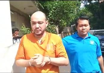 Dari Polsek Menteng, Sandy Tumiwa Dibawa Ke Kejaksaan Negeri Jakarta Pusat