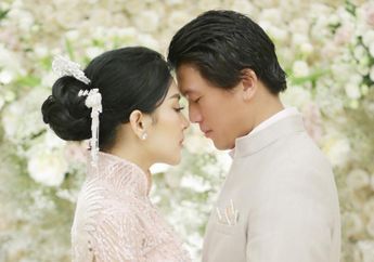 Pakai Tagar #Restu, Syahrini Unggah Foto Sungkeman ke Rosano Barack, Panggil Mertuanya 'Papa Chano'