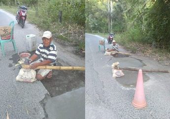 Opa Sadam, Pahlawan Penambal Jalan Berlubang Upahnya Hanya Dari Belas Kasihan!