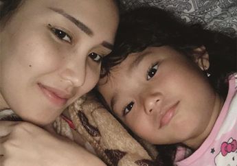 BERITA TERPOPULER: Pakai Cadar Saat Lahirkan Bilqis, Ayu Ting Ting Akhinya Ngaku Hamil Duluan | Takut Tubuhnya Makin Kurus, Hotman Paris Tes HIV Begini Hasilnya