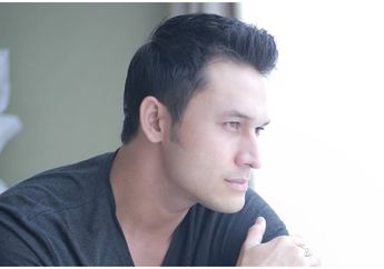 Dulu Banting Tulang Jual Gorengan, Nasib Artis Tampan Ini Bikin Kaget, Kondisi Rumahnya Jadi Sorotan!