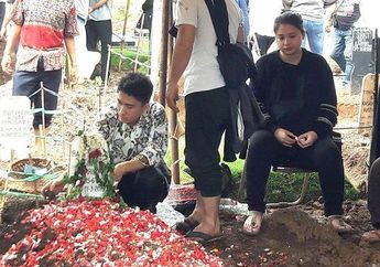 Ayah Putri Titian Meninggal Dunia, Tetangga: 'Semalam Masih Sempat Begadang dan Sehat'