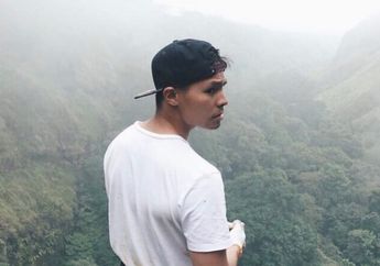 Fero Walandouw Unggah Foto di Candi Borobudur, Kolom Komentarnya Diserbu Fans Super Junior!