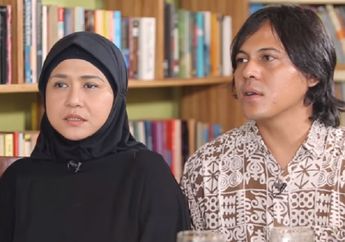 Lebih Muda 12 Tahun, Terungkap Ini Pekerjaan Suami Ria Irawan yang Setia Rawat dan Suapi Istrinya yang Idap Kanker
