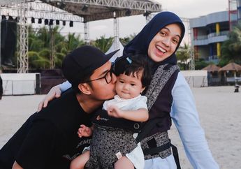 Lembar Putih Trinycta Berumur Satu Tahun, Nycta Gina Ceritakan Tumbuh Kembang Anak Keduanya