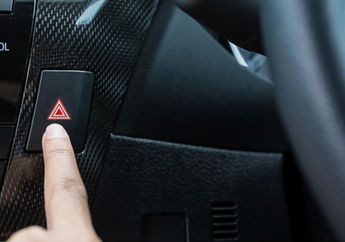 5 Kondisi Ini Bukan Darurat, Ladies Nggak Perlu Nyalakan Lampu Hazard