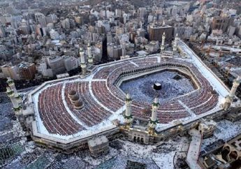Tempuh Lebih Dari 9.000 Kilometer, Pemuda Pekalongan Ini Kunjungi Masjidil Haram dengan Jalan Kaki. Lihat Foto-foto Dokumentasi Perjalanannya!