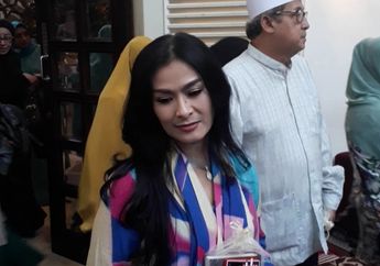 Hadiri Pernikahan Dhawiya Zaida, Iis Dahlia Senang Melihat Elvy Sukaesih Bahagia