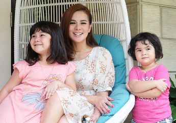 Astrid Tiar Punya Dua Anak Perempuan yang Unik, Ini Tips Mengasuh Anak Perempuan