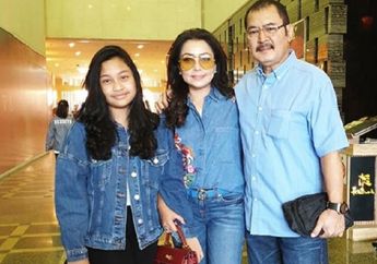 Pamer Tas Seharga 1,2 Miliar Cuma Buat Ke Restoran, Kue Ulang Tahun Sederhana Anak Mayangsari Jadi Sorotan