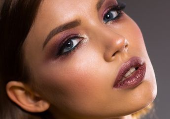 Suami Malas Menunggu? Ini Tips Make Up ke Acara Pernikahan Cuma #5MenitAja!