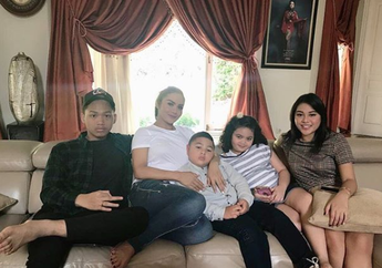 Aurel Akui Ingin Makan Hingga Liburan Bareng Ibu Kandungnya, KD Jelaskan Peraturan Rumah Tangganya yang Tak Biasa