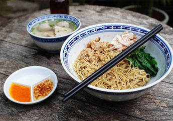 Spesial Saji-Sedap: Nyobain Lezatnya Demie Bakmie 69, Sensasi Makan Mi Ayam Di Resto Ala Bar