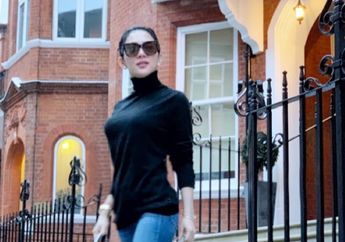 Beredar Foto Jadul Syahrini Saat Manggung, Kenakan Korset dan Celana Ketat Seharga Rp 30 Juta yang Seksi Abis!