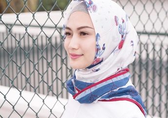 Melody Eks JKT48 Makin Bergaya & Manis dengan 7 Hijab Motifnya!