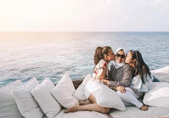8 Potret Bukti Kedekatan Nikita Willy & Mamanya. Sweet Abis!