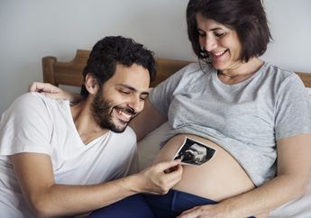 Dads, Lakukan Hal Simpel Ini Saat Istri Hamil Agar Makin Akrab dengan Si Kecil Sejak dalam Kandungan