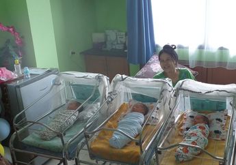 Seperti Mimpi, Pasutri di Riau Dikaruniai Tiga Bayi Kembar Usai 15 Tahun Menikah tapi Belum Mendapatkan Keturunan