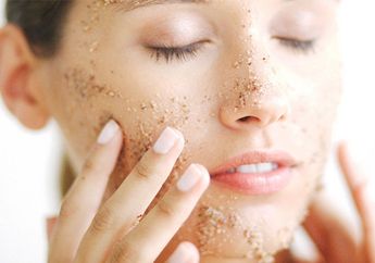 Seram! Gara-gara Facial Wajah, Dua Wanita Ini Malah Positif Kena HIV