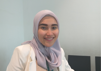 Ayu Ting Ting Ungkap Hubungan Sebenarnya dengan Aktor Turki yang Berfoto Bersamanya di Instagram