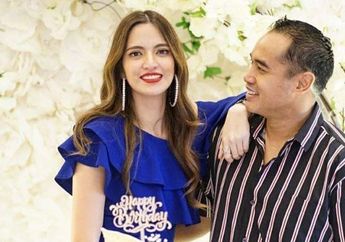 Katanya Bukan tipe Suami Romantis, Tapi Lihat Mewahnya Kue Ulang Tahun Nia Ramadhani dari Ardi Bakrie! Bikin Meleleh