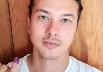 Hapus Selfienya Usai Bikin Heboh Kaum Hawa Saat Pemilu, Nicholas Saputra Tetap Abadikan Selfienya dengan Cara Ini