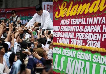 Sandiaga Uno Absen, Massa dan Karangan Bunga Penuhi Kediaman Prabowo Subianto