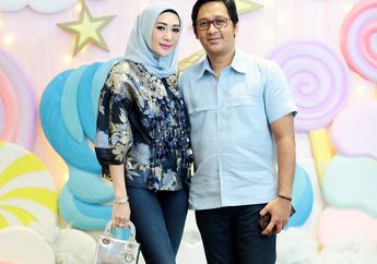 Blak-blakan Sebut Bosan Jalani 15 Tahun Pernikahan, Rumah Mewah Andre Taulany Mendadak Banjir Karangan Bunga, Sang Istri Bagikan Kabar Duka