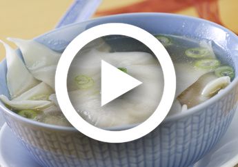 (Video) Resep Sup Pangsit Rebus, Kehangatan Kuahnya Bikin Susah Lupa