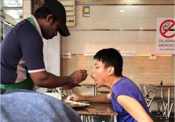 Rela Tinggalkan Pekerjaan Demi Suapi Pria Difabel, Pelayan Restoran Ini Langsung Dibanjiri Pujian