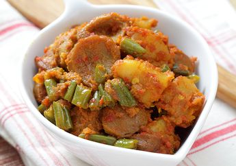Buat Sambal Kentang Jadi Lebih Menggoda dengan Resep Sambal Goreng Kentang Bakso
