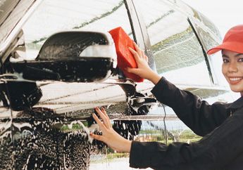 Hujan Sudah Turun, Lakukan Hal Ini Agar Mobil Tak Cepat Kusam, Ladies!