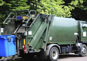Tidur di Tempat Sampah, Tunawisma ini Masuk ke Dalam Truk Penghancur Sampah