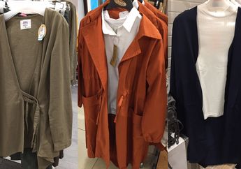 Hijaber Bergaya Kece dengan 8 Model Outer Warna Netral yang Unik Ini!