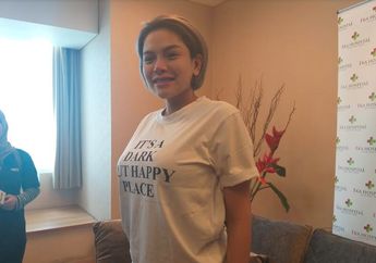 Nikita Mirzani Bagi-Bagi Makanan Untuk Akikah Putranya, Warganet Soroti Bentuk Wadahnya: 'Katanya Orang Kaya, Kok Gitu'