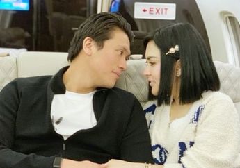 Usai Digendong bak Adegan Drama Korea, Kini Syahrini Dipangku Manja oleh Reino Barack, Jangan Iri ya!