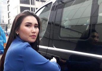 Rumahnya Dilempari Pembalut dan Celana Dalam Bekas, Ayu Ting Ting Ngaku Jadi Lebih Waspada